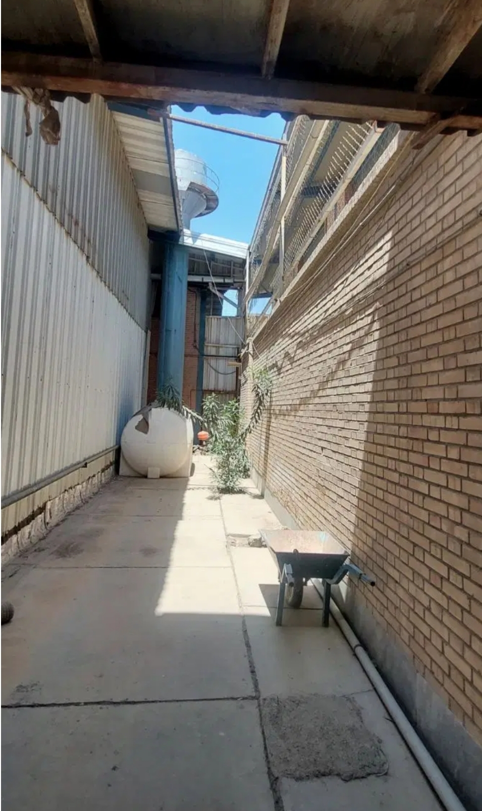 ۹۷۵ متر با ۴۰۰ متر سوله _ شورآباد